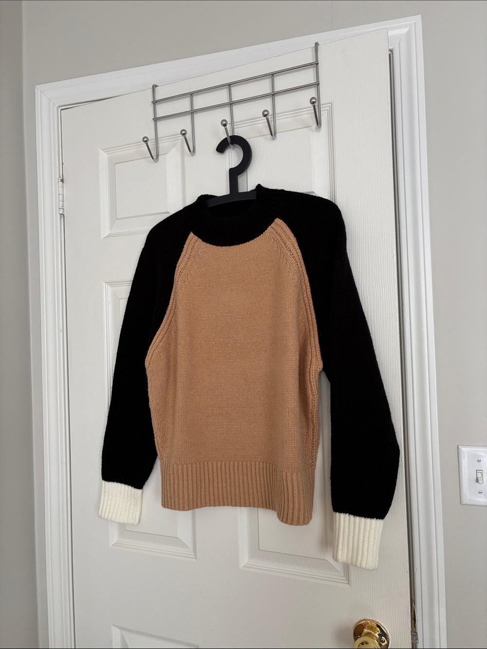 Ann Taylor Colorblock Crewneck Sweater in Black, Tan & Cream
